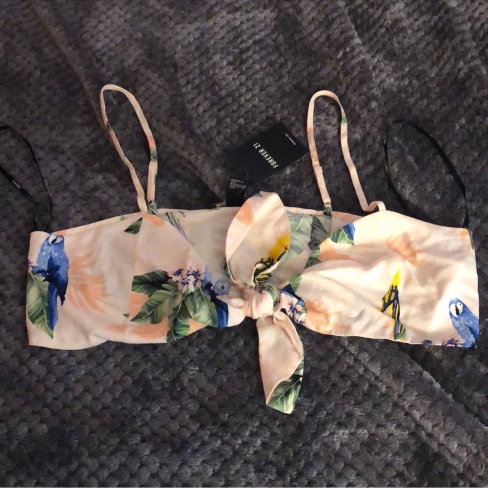 FOREVER 21 TROPICAL PRINT CROP TOP